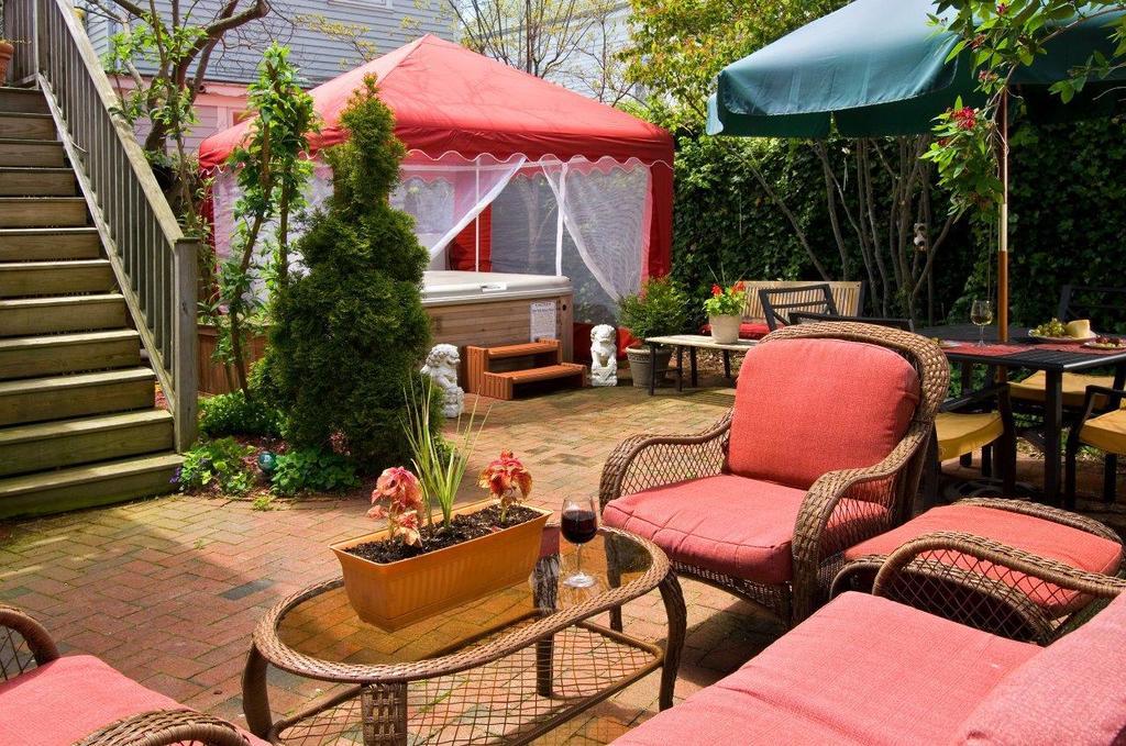 Queen Vic Guest House (Adults Only) Provincetown Exterior foto